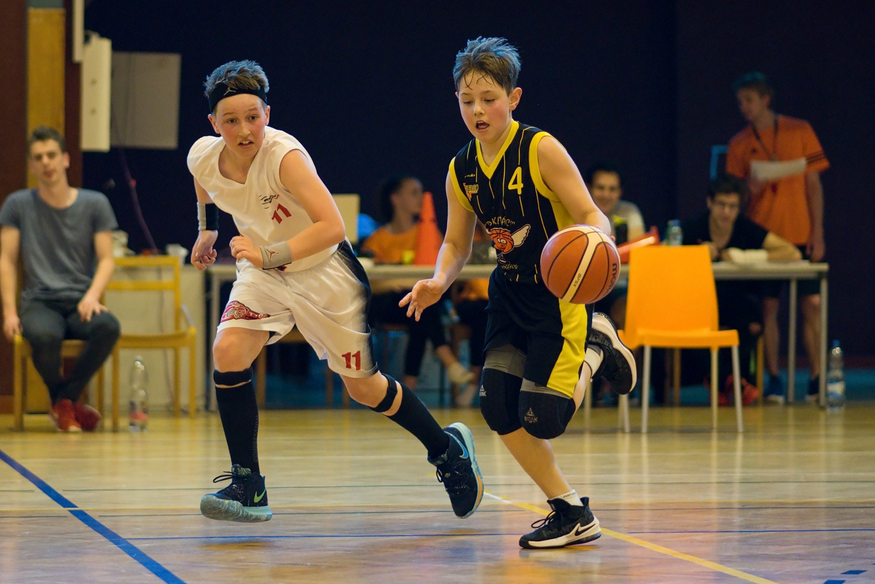BŠ TYGŘI PRAHA X BASKEŤÁCI TJ SOKOL JOSEFOV 76 : 26